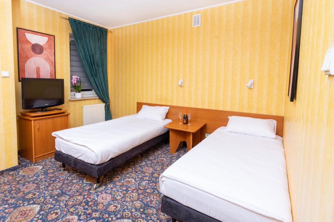 Hotel Victory Home Varşova Dış mekan fotoğraf