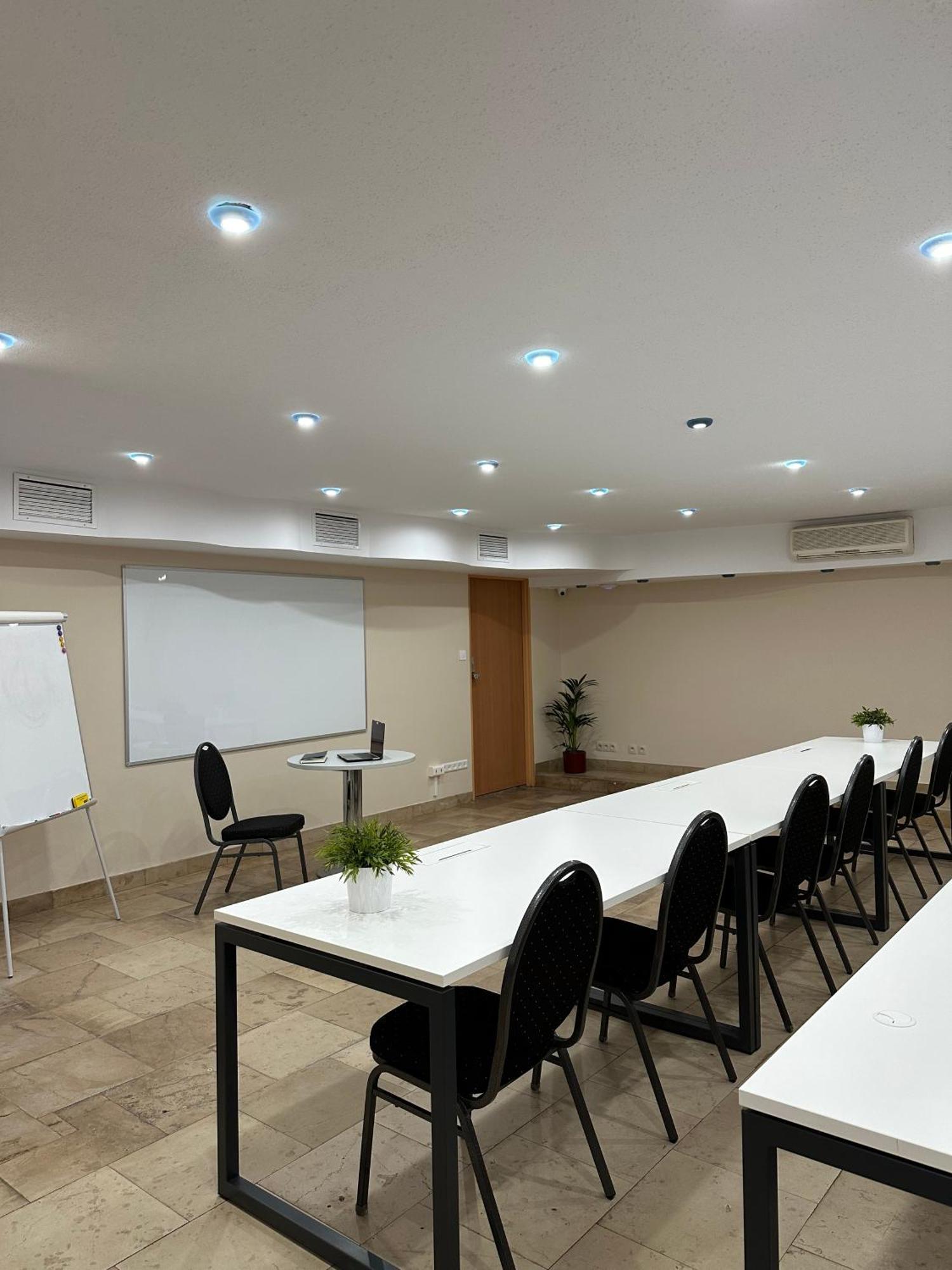 Hotel Victory Home Varşova Dış mekan fotoğraf
