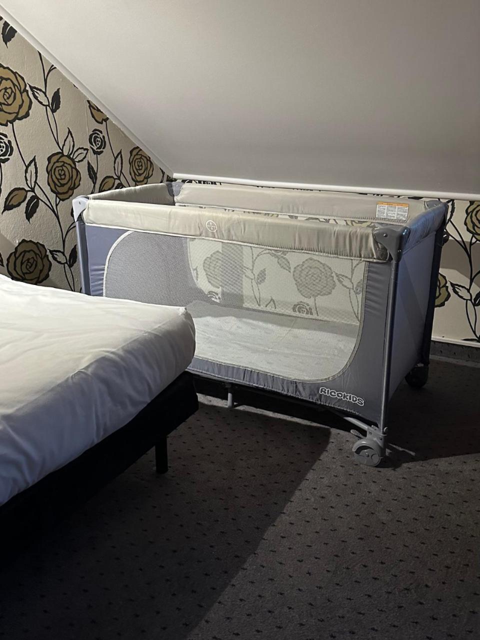 Hotel Victory Home Varşova Dış mekan fotoğraf